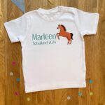 Schulkind T-Shirt Pferd personalisiert, mehrfarbig, verschiedene Größen